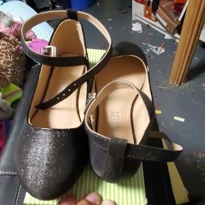 Girls shoes